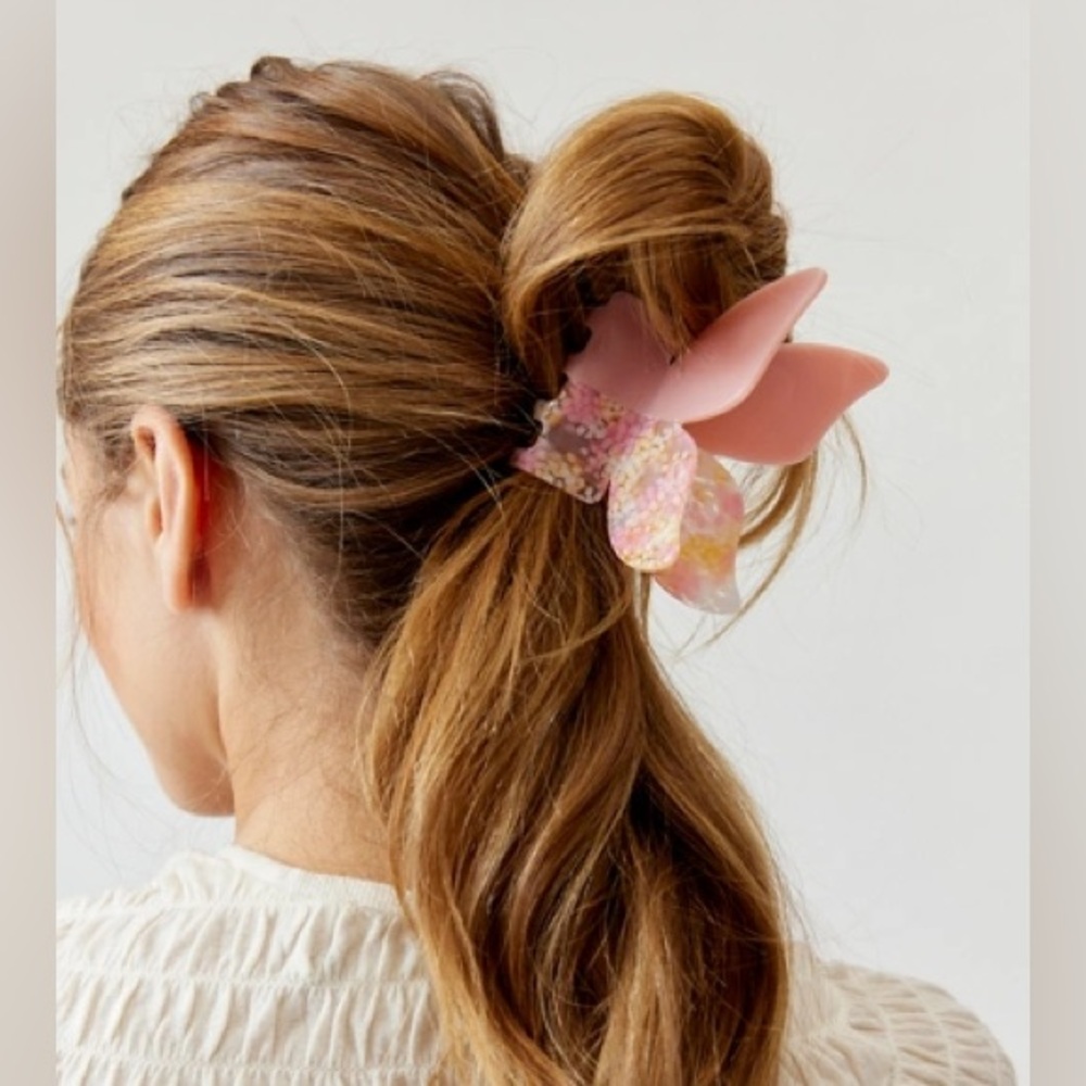 Urban Outfitters✨Butterfly Mega Claw Clip